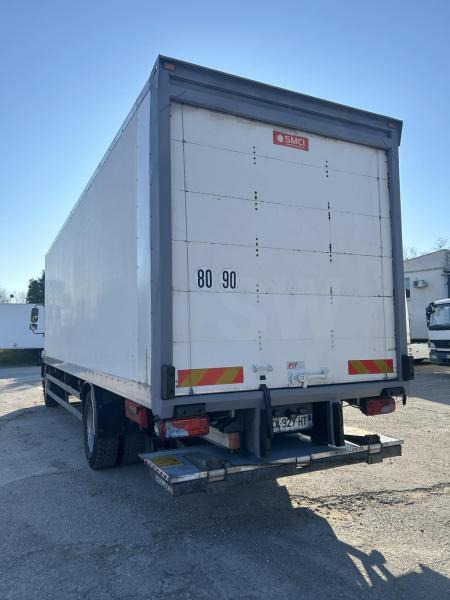 MAN TGM 18.250 - Dobozos felépítményű teherautó: 2 kép. MAN TGM 18.250 - Dobozos felépítményű teherautó: 2 kép.