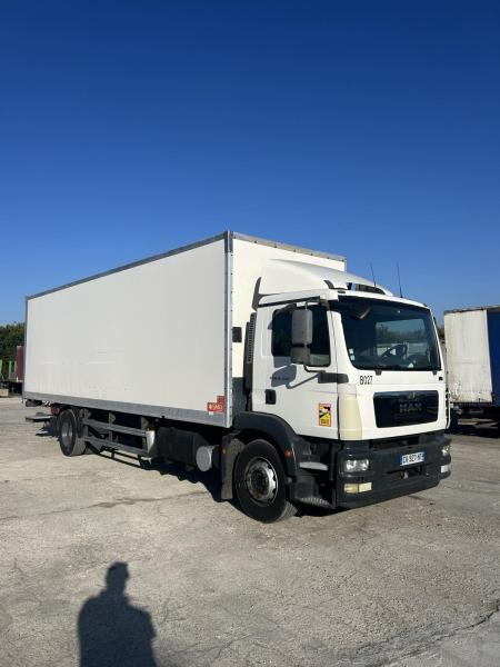 MAN TGM 18.250 - Dobozos felépítményű teherautó: 5 kép. MAN TGM 18.250 - Dobozos felépítményű teherautó: 5 kép.