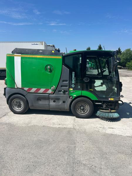 Mathieu Azura MC210 - Utcaseprő gép: 5 kép. Mathieu Azura MC210 - Utcaseprő gép: 5 kép.