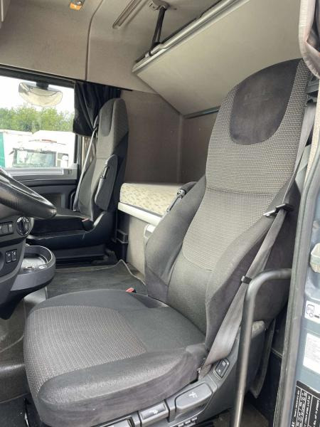 DAF XF 510 - Nyergesvontató: 4 kép. DAF XF 510 - Nyergesvontató: 4 kép.