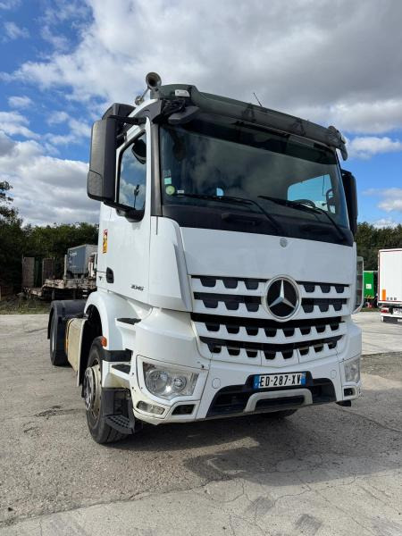 Mercedes Arocs 2045 - Nyergesvontató: 1 kép. Mercedes Arocs 2045 - Nyergesvontató: 1 kép.