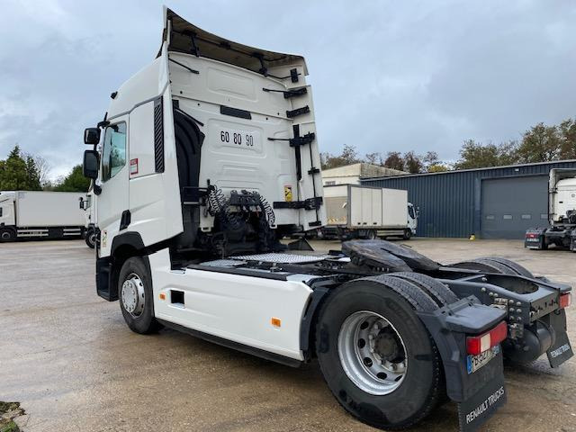 Renault T-Series 520 - Nyergesvontató: 4 kép. Renault T-Series 520 - Nyergesvontató: 4 kép.