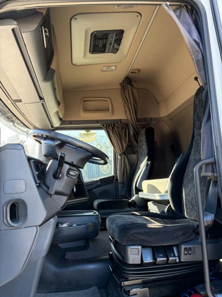 Scania R 490 - Nyergesvontató: 4 kép. Scania R 490 - Nyergesvontató: 4 kép.