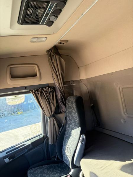 Scania R 490 - Nyergesvontató: 3 kép. Scania R 490 - Nyergesvontató: 3 kép.