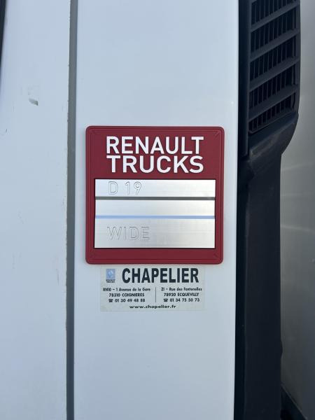 Renault D-Series D19 - Dobozos felépítményű teherautó: 5 kép. Renault D-Series D19 - Dobozos felépítményű teherautó: 5 kép.