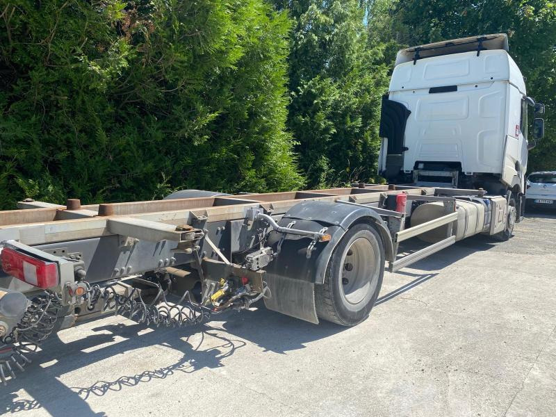 Renault Gamme T 460 - Cserefelépítményes teherautó: 5 kép. Renault Gamme T 460 - Cserefelépítményes teherautó: 5 kép.