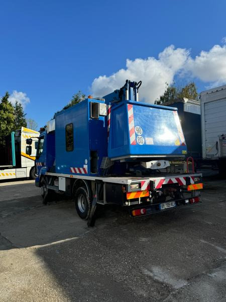 Renault Midlum 180 - Emelőkosaras teherautó: 5 kép. Renault Midlum 180 - Emelőkosaras teherautó: 5 kép.
