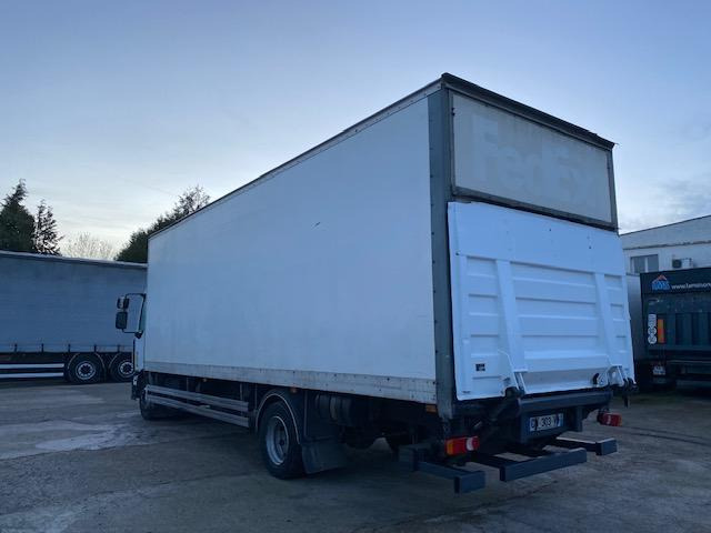 Renault Midlum 180 - Dobozos felépítményű teherautó: 5 kép. Renault Midlum 180 - Dobozos felépítményű teherautó: 5 kép.