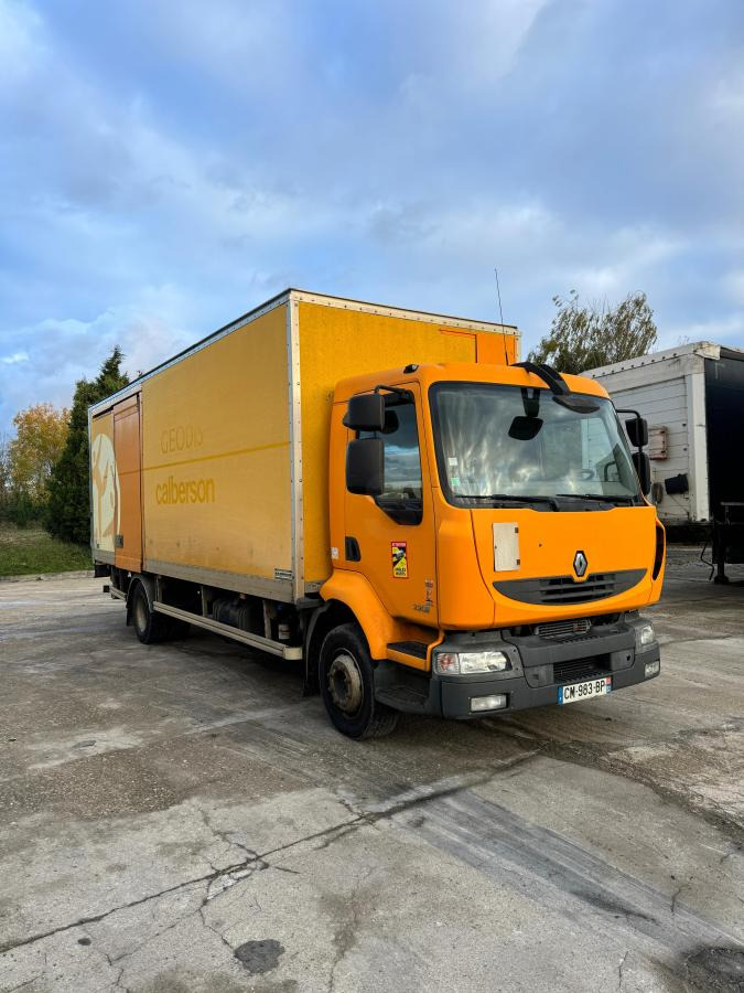 Renault Midlum 220 - Dobozos felépítményű teherautó: 1 kép. Renault Midlum 220 - Dobozos felépítményű teherautó: 1 kép.
