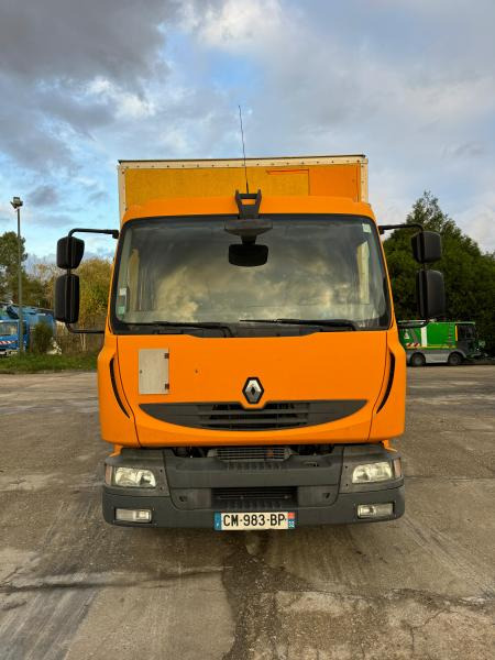 Renault Midlum 220 - Dobozos felépítményű teherautó: 3 kép. Renault Midlum 220 - Dobozos felépítményű teherautó: 3 kép.