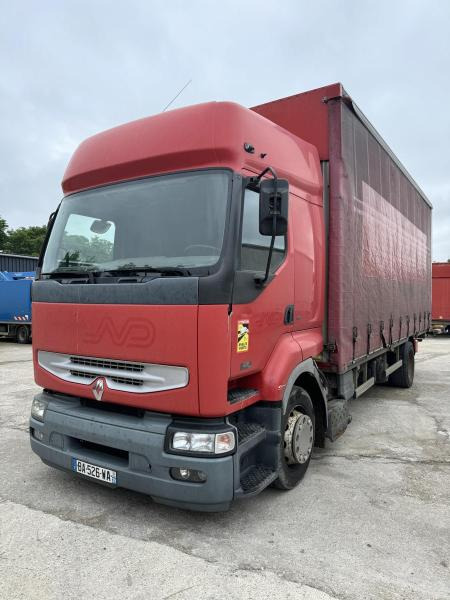 Renault Premium - Ponyvás teherautó: 1 kép. Renault Premium - Ponyvás teherautó: 1 kép.