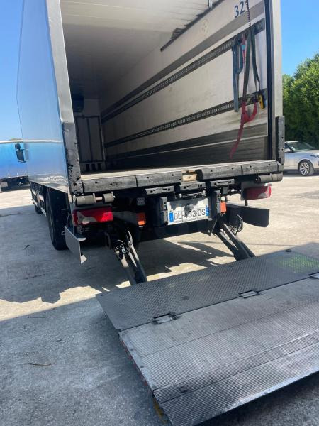 Scania 320 - Hűtős teherautó: 5 kép. Scania 320 - Hűtős teherautó: 5 kép.