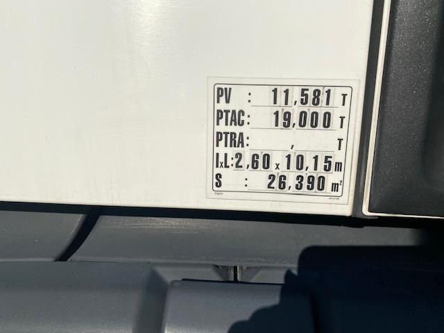 Scania 320 - Hűtős teherautó: 2 kép. Scania 320 - Hűtős teherautó: 2 kép.