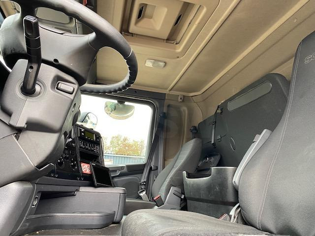 Scania G 410 - Hűtős teherautó: 2 kép. Scania G 410 - Hűtős teherautó: 2 kép.