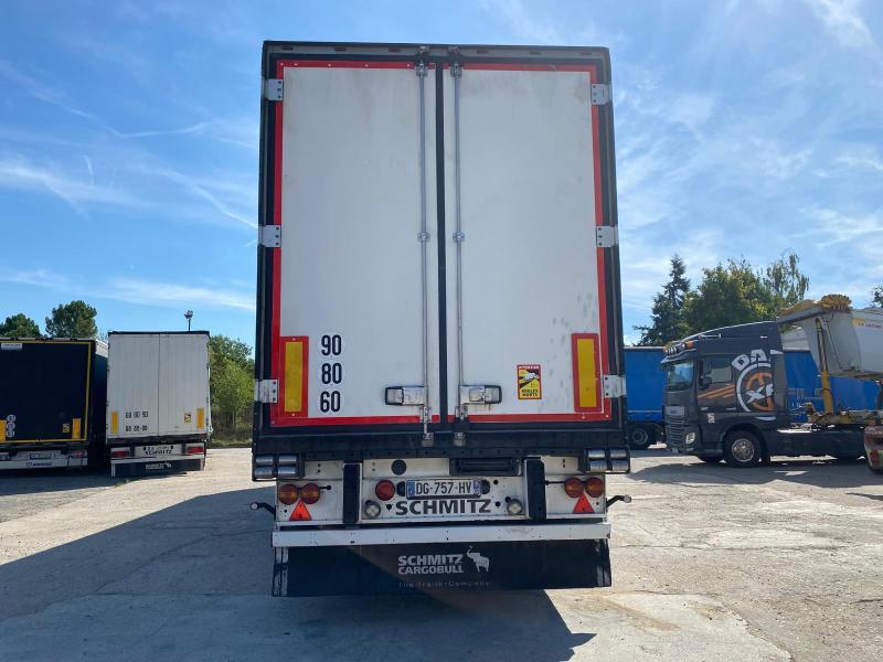 Schmitz Cargobull - Félpótkocsi hűtős: 3 kép. Schmitz Cargobull - Félpótkocsi hűtős: 3 kép.