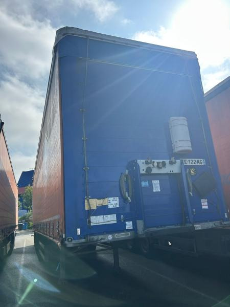 Schmitz Cargobull - Ponyvás félpótkocsi: 4 kép. Schmitz Cargobull - Ponyvás félpótkocsi: 4 kép.