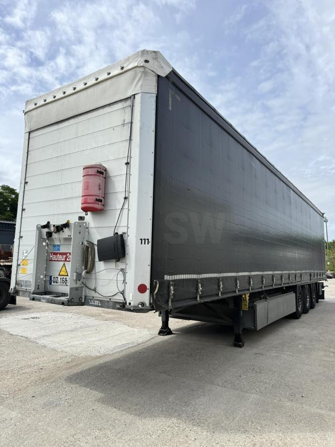 Schmitz Cargobull - Ponyvás félpótkocsi: 3 kép. Schmitz Cargobull - Ponyvás félpótkocsi: 3 kép.