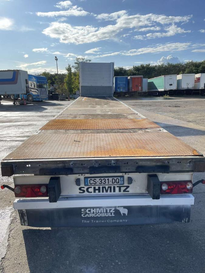 Schmitz Cargobull - Platós félpótkocsi: 2 kép. Schmitz Cargobull - Platós félpótkocsi: 2 kép.