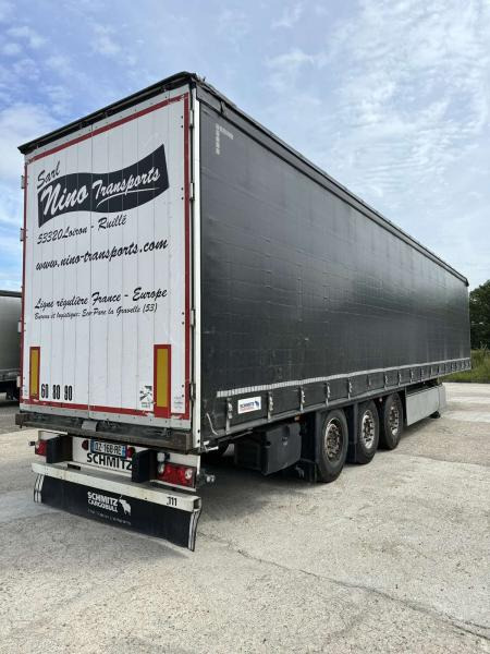 Schmitz Cargobull - Ponyvás félpótkocsi: 1 kép. Schmitz Cargobull - Ponyvás félpótkocsi: 1 kép.