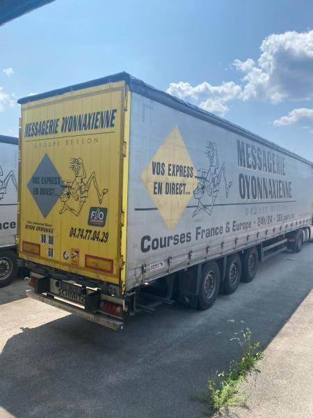 Schmitz Cargobull - Ponyvás félpótkocsi: 1 kép. Schmitz Cargobull - Ponyvás félpótkocsi: 1 kép.