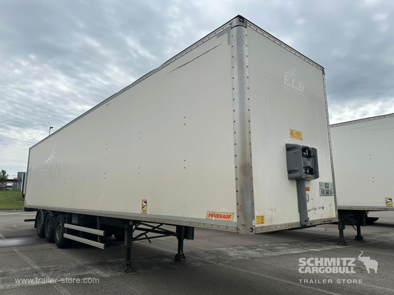 FRUEHAUF Dryfreight Standard - Félpótkocsi dobozos: 1 kép. FRUEHAUF Dryfreight Standard - Félpótkocsi dobozos: 1 kép.