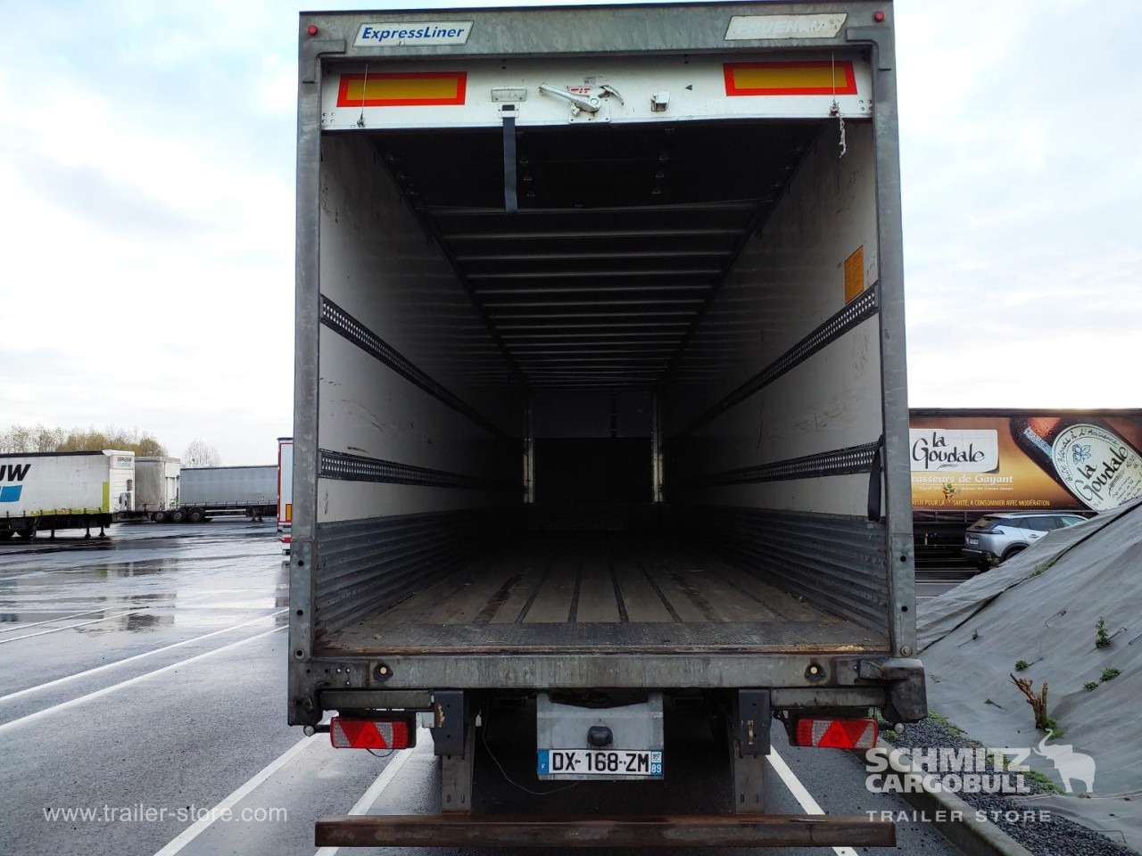 FRUEHAUF Dryfreight Standard Roller shutter door - Félpótkocsi dobozos: 4 kép. FRUEHAUF Dryfreight Standard Roller shutter door - Félpótkocsi dobozos: 4 kép.