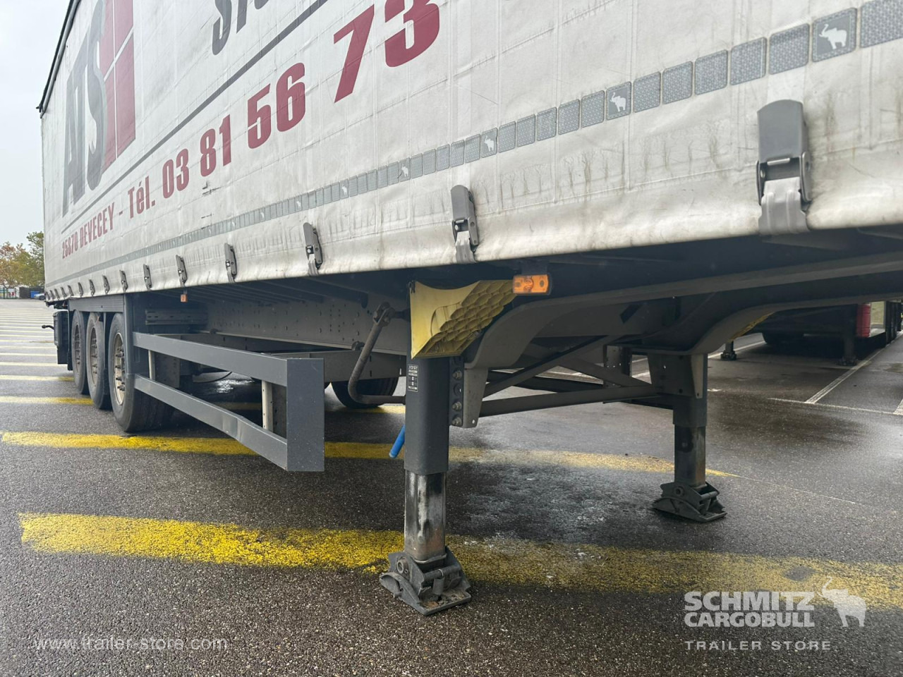 SCHMITZ Curtainsider Standard - Ponyvás félpótkocsi: 2 kép. SCHMITZ Curtainsider Standard - Ponyvás félpótkocsi: 2 kép.