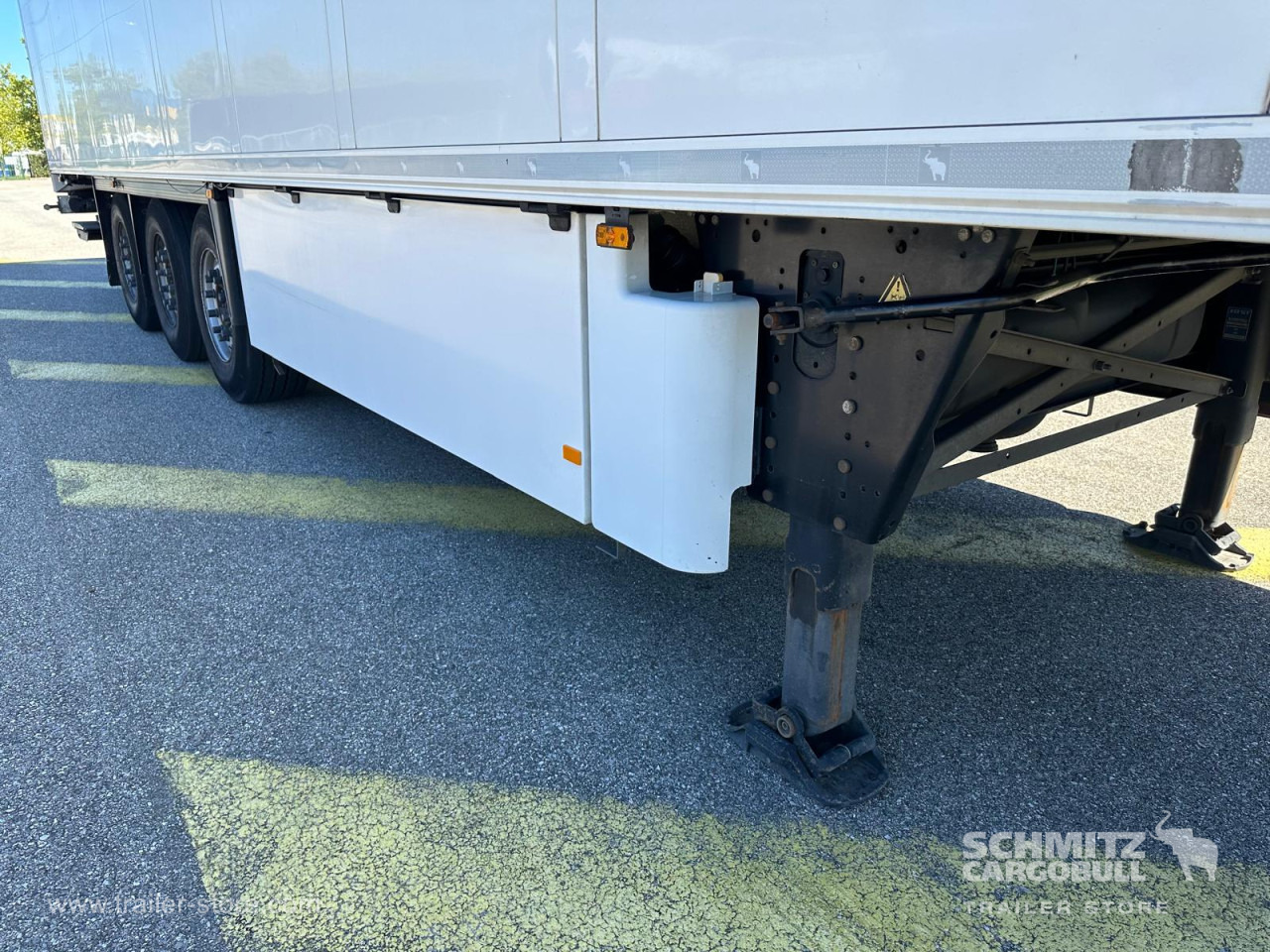 SCHMITZ Reefer Multitemp Double deck Taillift - Félpótkocsi hőszigetelt: 3 kép. SCHMITZ Reefer Multitemp Double deck Taillift - Félpótkocsi hőszigetelt: 3 kép.