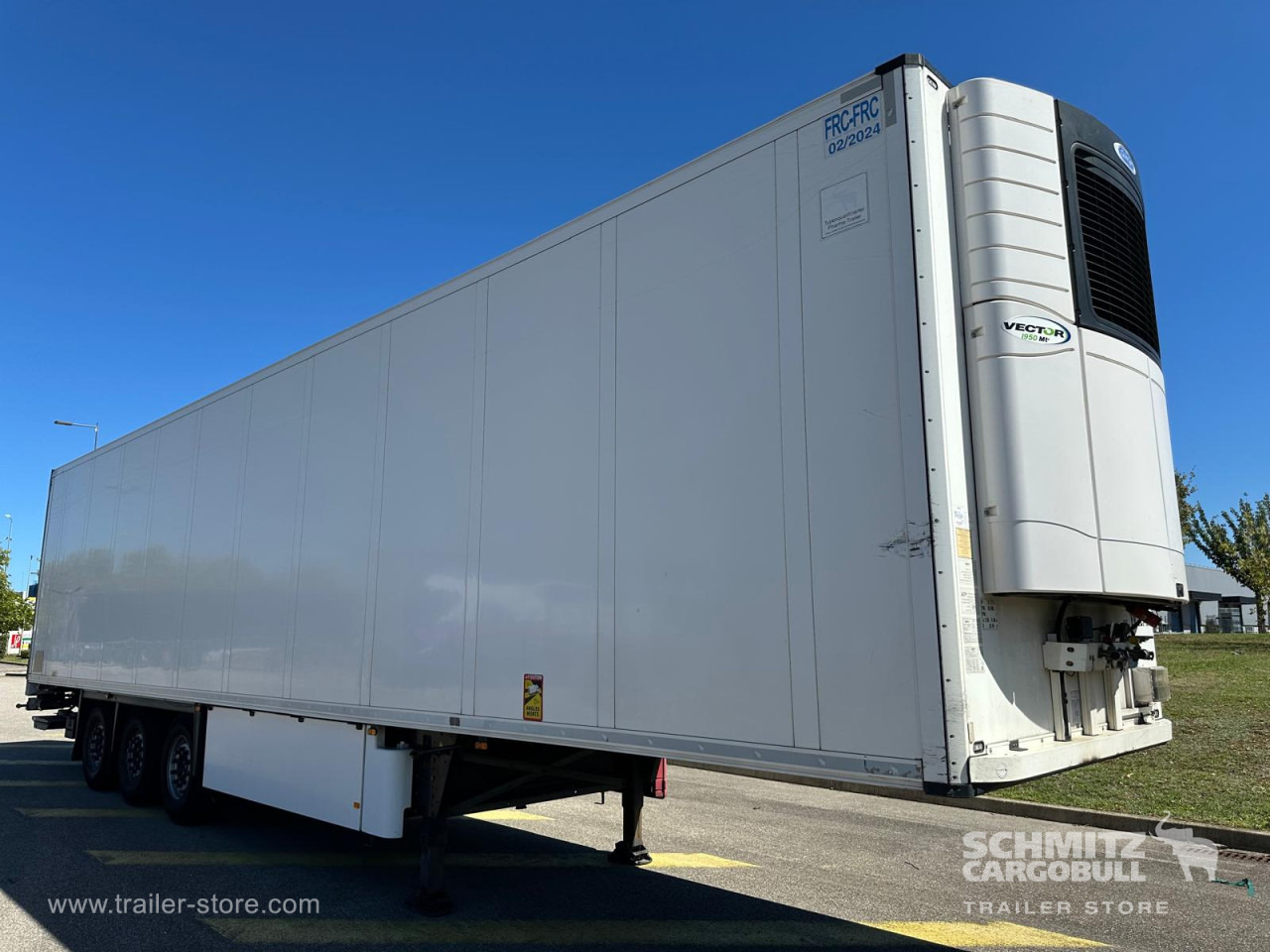 SCHMITZ Reefer Multitemp Double deck Taillift - Félpótkocsi hőszigetelt: 1 kép. SCHMITZ Reefer Multitemp Double deck Taillift - Félpótkocsi hőszigetelt: 1 kép.