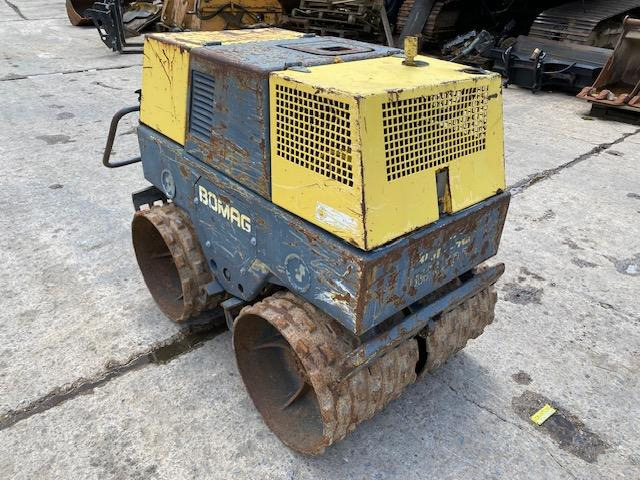 Bomag BW 850 T - Minihenger: 2 kép. Bomag BW 850 T - Minihenger: 2 kép.