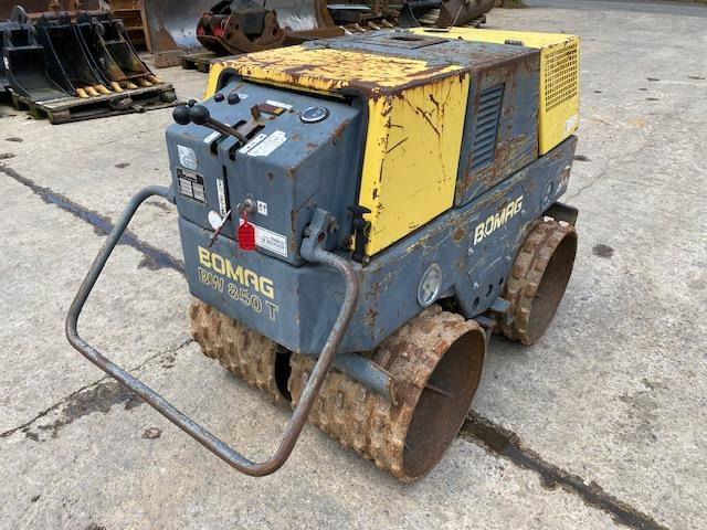 Bomag BW 850 T - Minihenger: 3 kép. Bomag BW 850 T - Minihenger: 3 kép.