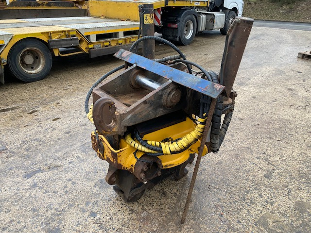 Engcon EC 30 PUP80BHD10 - Tiltrotátor: 3 kép. Engcon EC 30 PUP80BHD10 - Tiltrotátor: 3 kép.