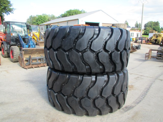 HILO 35/65R33 LCHS - Gumiabroncs - Építőipari gépek: 2 kép. HILO 35/65R33 LCHS - Gumiabroncs - Építőipari gépek: 2 kép.