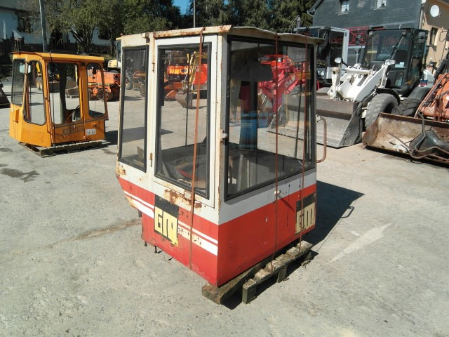 Kabine O&K L 5 - Fülke és belső tér - Építőipari gépek: 2 kép. Kabine O&K L 5 - Fülke és belső tér - Építőipari gépek: 2 kép.