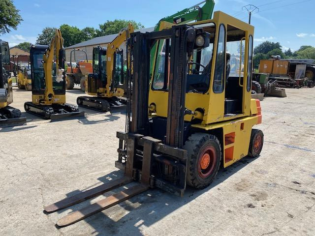 Kalmar DB3-500 - Dízel targonca: 1 kép. Kalmar DB3-500 - Dízel targonca: 1 kép.