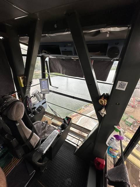Liebherr 420 EC-H 16 - Toronydaru: 3 kép. Liebherr 420 EC-H 16 - Toronydaru: 3 kép.
