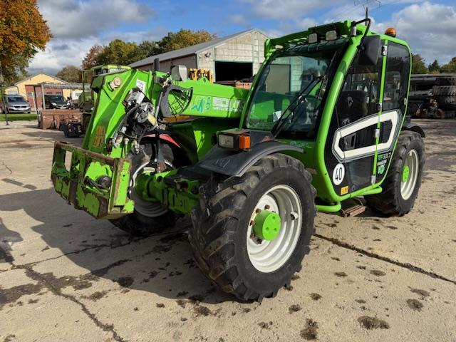 Merlo TF 33.7-115 mit Kabelbrand - Teleszkópos rakodó: 1 kép. Merlo TF 33.7-115 mit Kabelbrand - Teleszkópos rakodó: 1 kép.