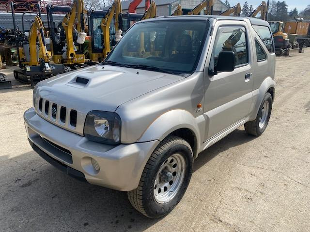 Suzuki Jimny - Autó: 1 kép. Suzuki Jimny - Autó: 1 kép.