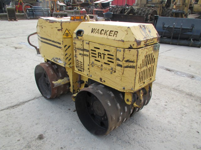 Wacker RT 820 H - Minihenger: 2 kép. Wacker RT 820 H - Minihenger: 2 kép.