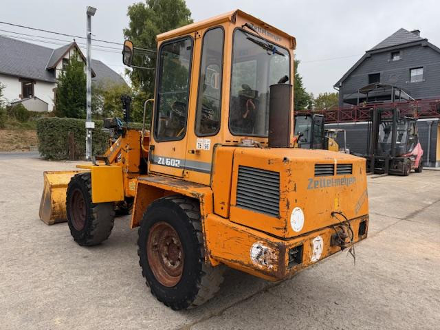 Zettelmeyer ZL 602 - Gumikerekes homlokrakodó: 4 kép. Zettelmeyer ZL 602 - Gumikerekes homlokrakodó: 4 kép.