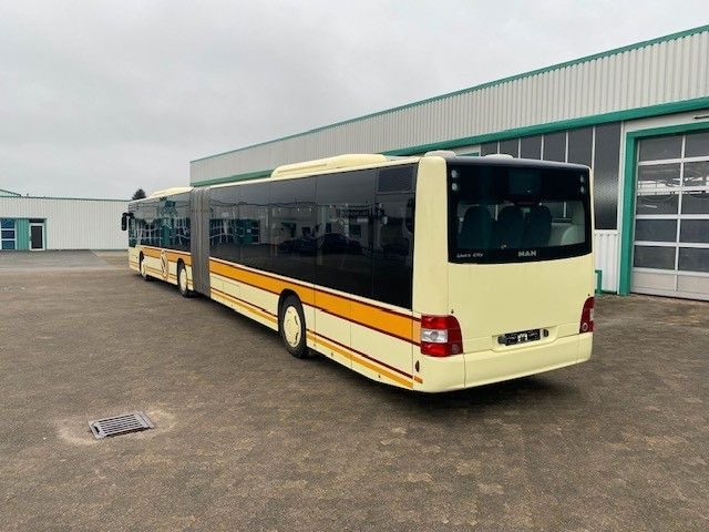 MAN A 23 Lions City Gelenkbus KLIMA 60 Sitze GURTE - Csuklós busz: 3 kép. MAN A 23 Lions City Gelenkbus KLIMA 60 Sitze GURTE - Csuklós busz: 3 kép.