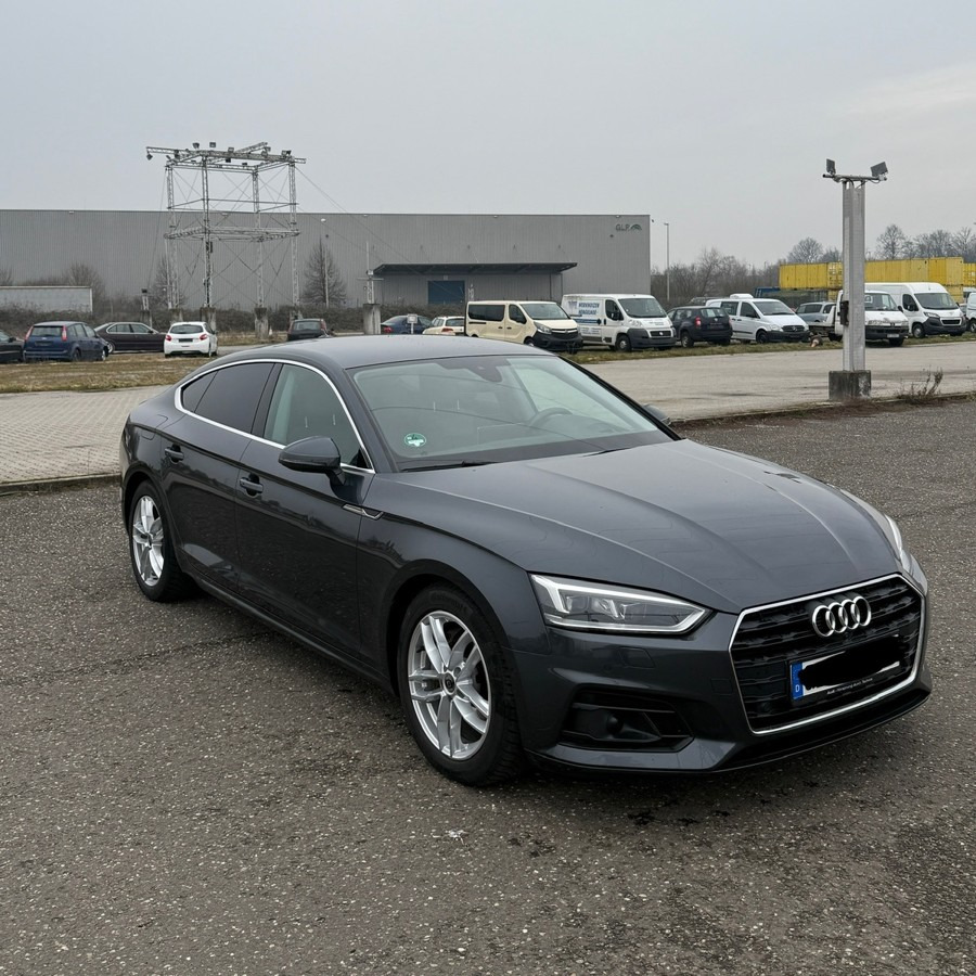 AUDI A5 Sportback TÜV bis Okt. 2027 - Kombi: 2 kép. AUDI A5 Sportback TÜV bis Okt. 2027 - Kombi: 2 kép.