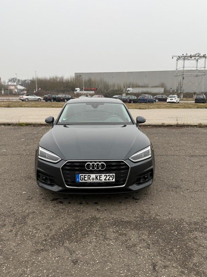 AUDI A5 Sportback (Typ F5) 2.0 TDI Schräghecklimousin - Autó: 3 kép. AUDI A5 Sportback (Typ F5) 2.0 TDI Schräghecklimousin - Autó: 3 kép.