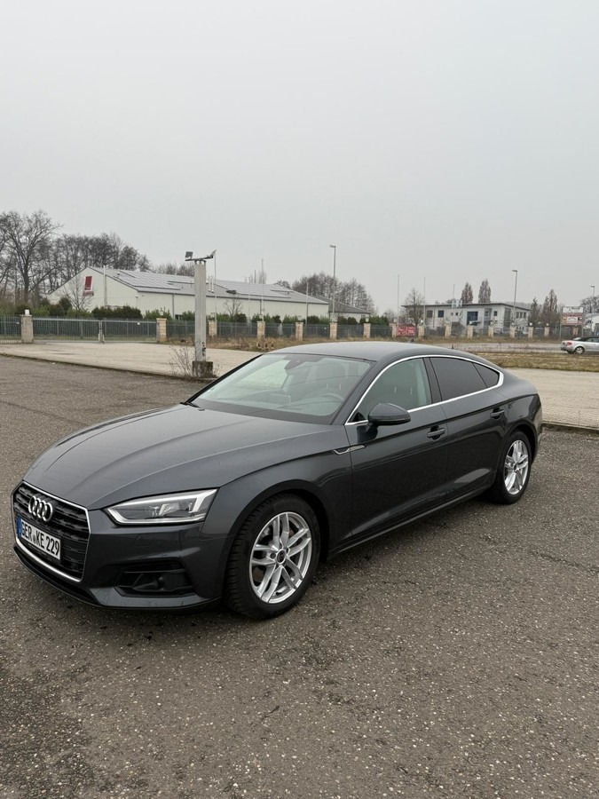 AUDI A5 Sportback (Typ F5) 2.0 TDI Schräghecklimousin - Autó: 1 kép. AUDI A5 Sportback (Typ F5) 2.0 TDI Schräghecklimousin - Autó: 1 kép.