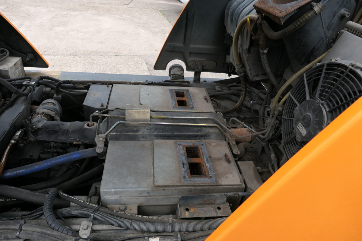 Utcaseprő gép CN200 Sweeper: 12 kép.