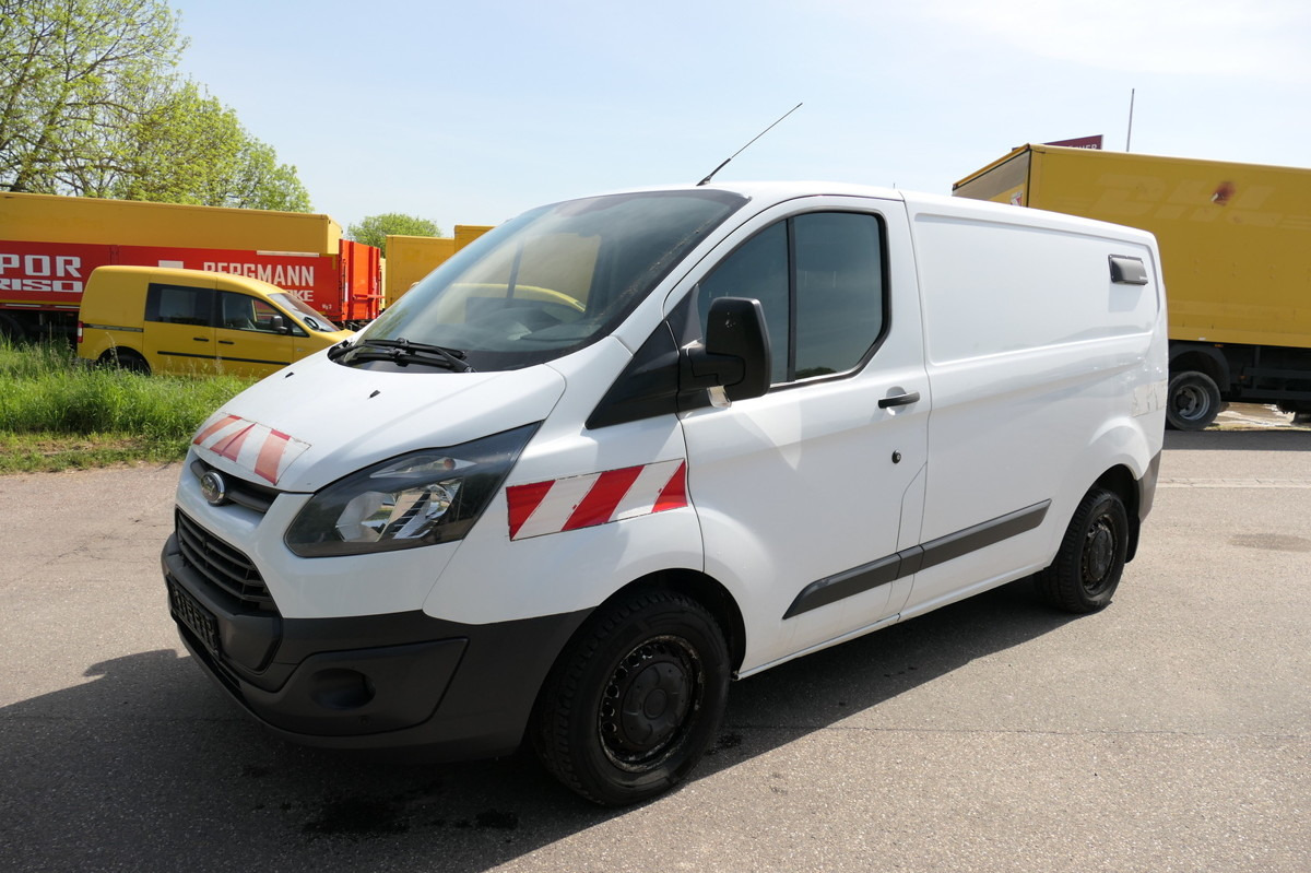 FORD Transit Custom 2,2l TDCI L1H1 COC KLIMA WERKSTAT - Kis furgon: 3 kép. FORD Transit Custom 2,2l TDCI L1H1 COC KLIMA WERKSTAT - Kis furgon: 3 kép.