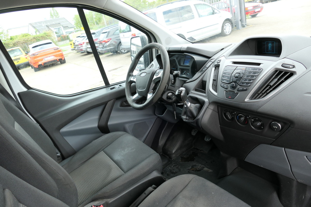Interior photo 1: Kis furgon FORD Transit Custom 2,2l TDCI L1H1 KLIMA SORTIMO CoC