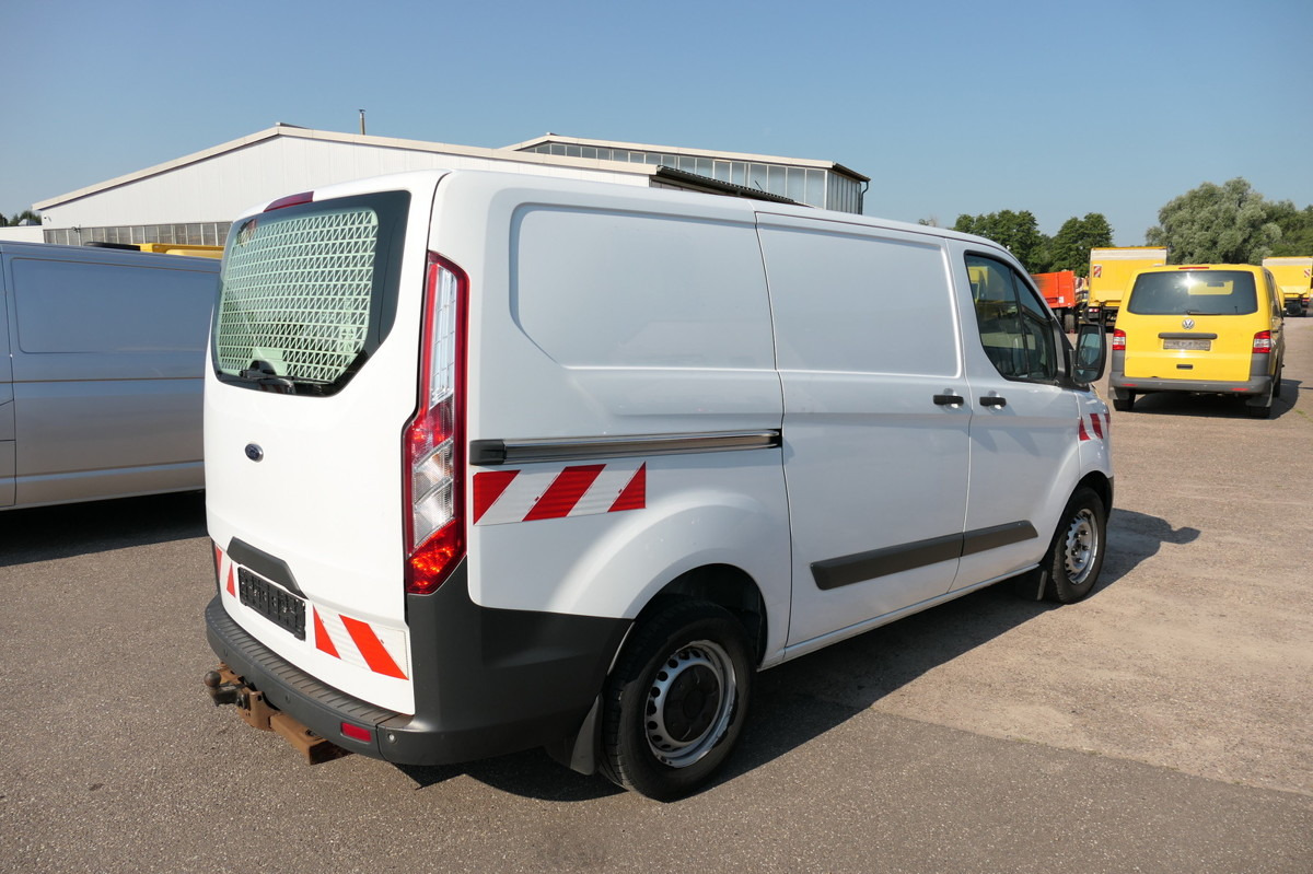 FORD Transit Custom 290 2.0 TDCi KLIMA TEMPOMAT AHK W - Kis furgon: 4 kép. FORD Transit Custom 290 2.0 TDCi KLIMA TEMPOMAT AHK W - Kis furgon: 4 kép.