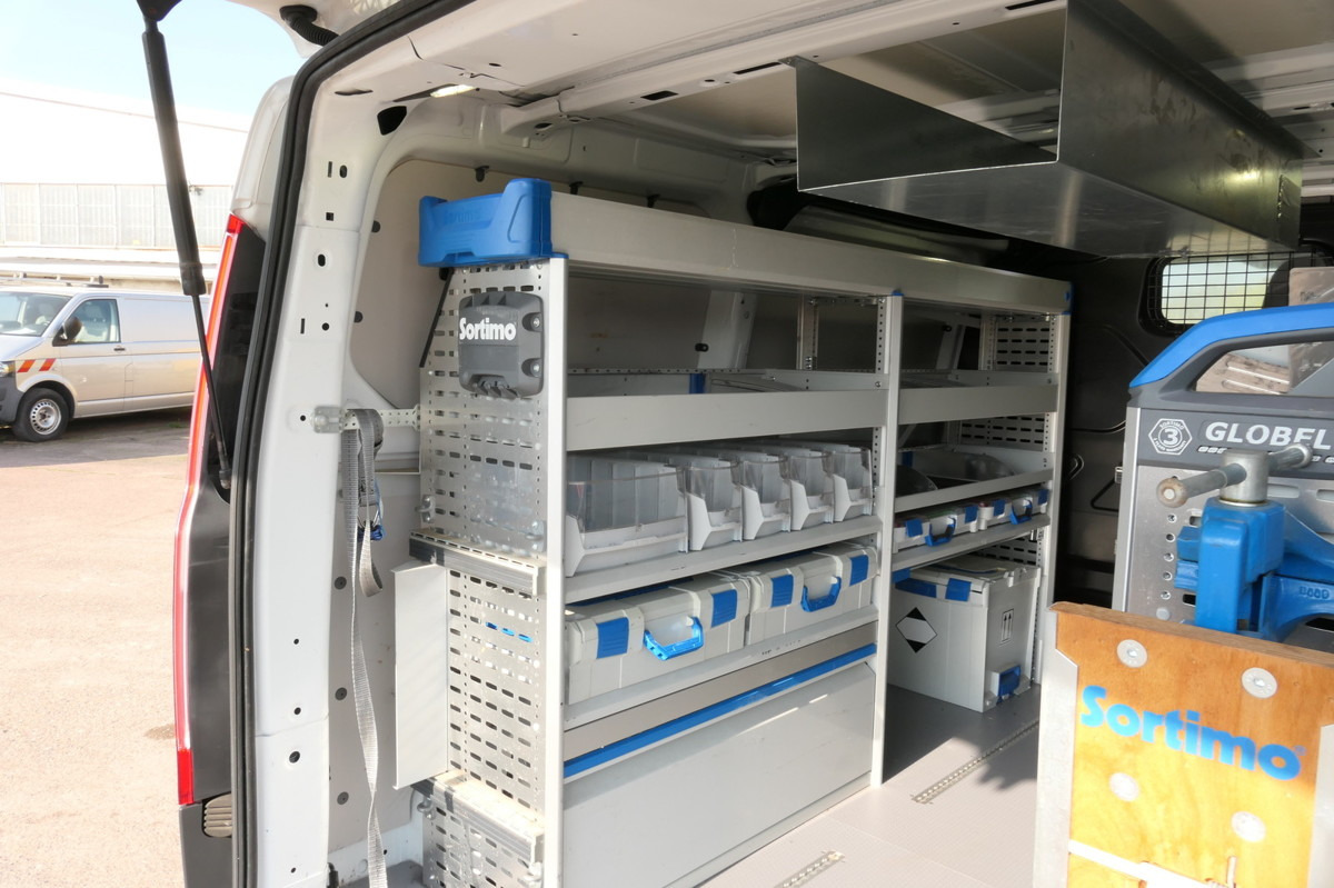 Kis furgon FORD Transit Custom 290 2.0 TDCi KLIMA TEMPOMAT AHK W: 8 kép.