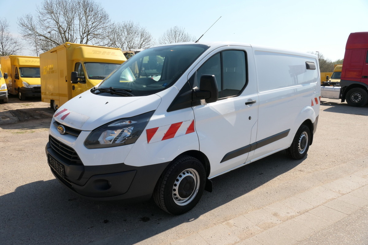 FORD Transit Custom 290 2.0 TDCi KLIMA TEMPOMAT WERKS - Kis furgon: 2 kép. FORD Transit Custom 290 2.0 TDCi KLIMA TEMPOMAT WERKS - Kis furgon: 2 kép.